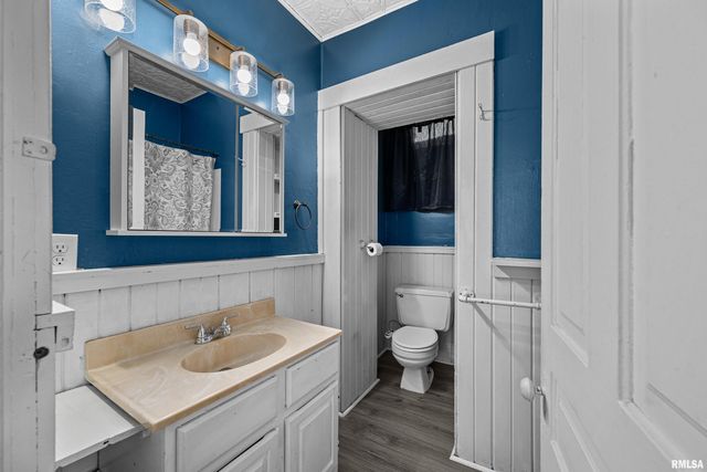 1935 N STURDEVANT Street, Davenport, IA 52804