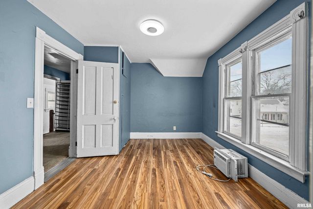 1935 N STURDEVANT Street, Davenport, IA 52804