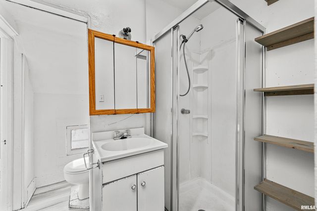 1935 N STURDEVANT Street, Davenport, IA 52804