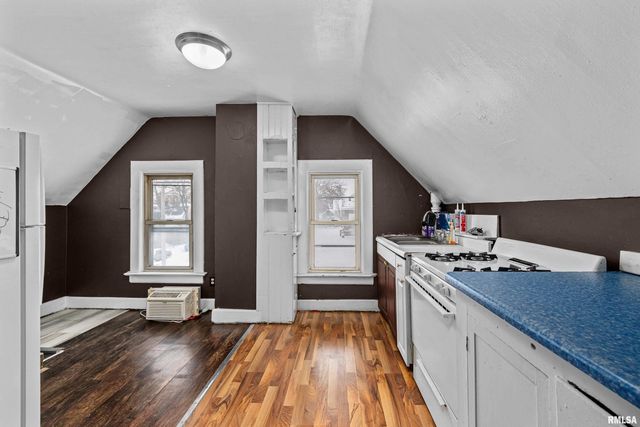 1935 N STURDEVANT Street, Davenport, IA 52804