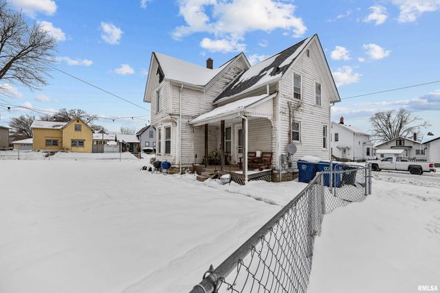 1935 N STURDEVANT Street, Davenport, IA 52804