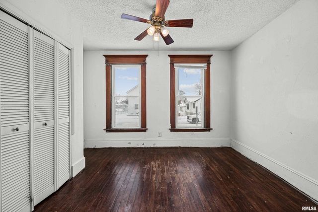 1935 N STURDEVANT Street, Davenport, IA 52804