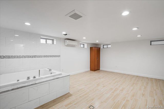 5020 Clearview Expressway, Oakland Gardens, NY 11364