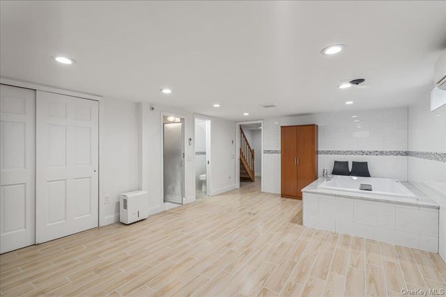 5020 Clearview Expressway, Oakland Gardens, NY 11364