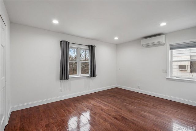 5020 Clearview Expressway, Oakland Gardens, NY 11364