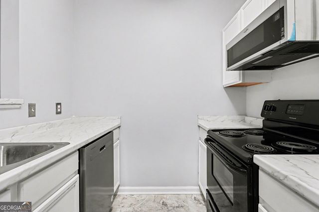 6109 Camden Forrest Drive, Riverdale, GA 30296