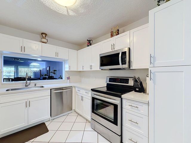 10208 NW 24th Place 205, Sunrise, FL 33322