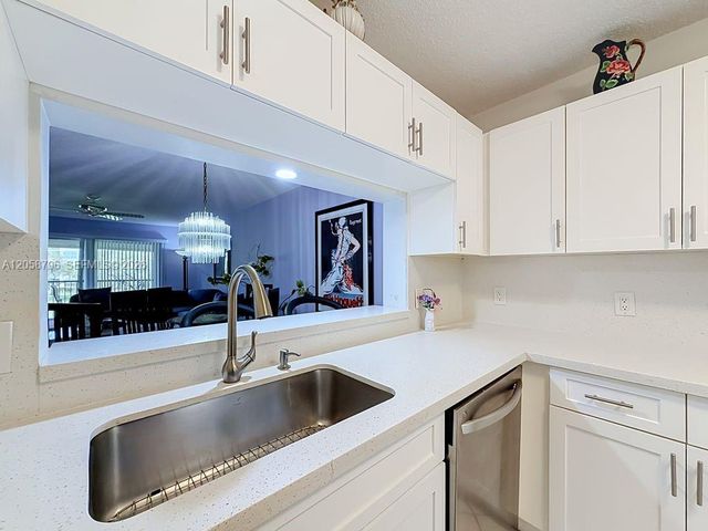 10208 NW 24th Place 205, Sunrise, FL 33322