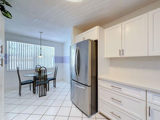 10208 NW 24th Place 205, Sunrise, FL 33322