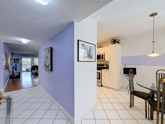 10208 NW 24th Place 205, Sunrise, FL 33322