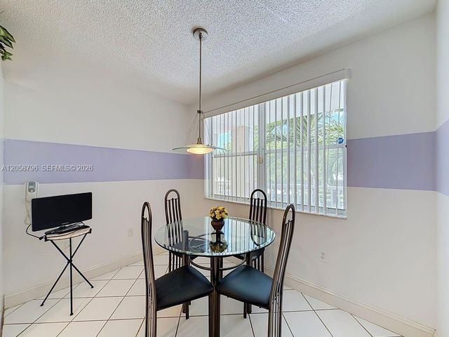 10208 NW 24th Place 205, Sunrise, FL 33322