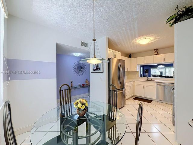 10208 NW 24th Place 205, Sunrise, FL 33322