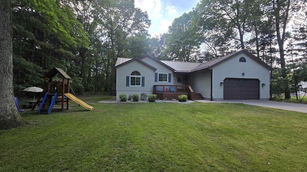 213 Frederick Drive, Westfield, WI 53964