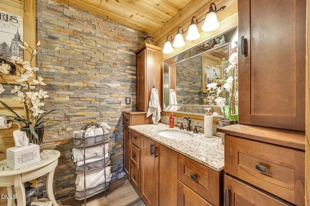 633 Lilac Lane, Vass, NC 28394