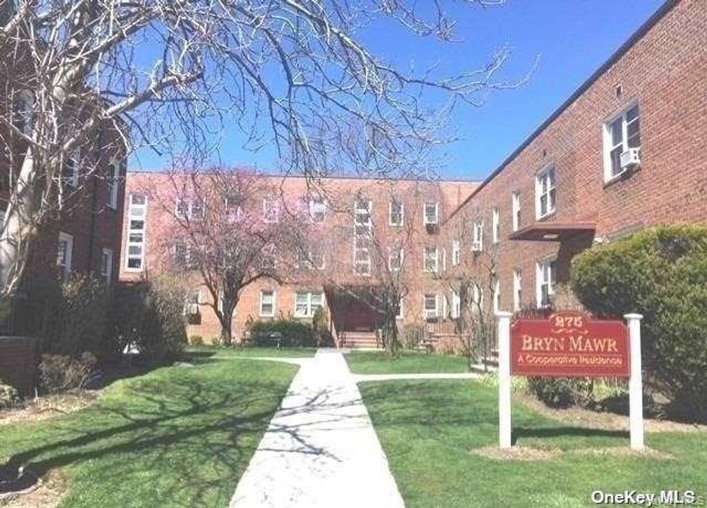 275 Maple Avenue 4-G, Rockville Centre, NY 11570