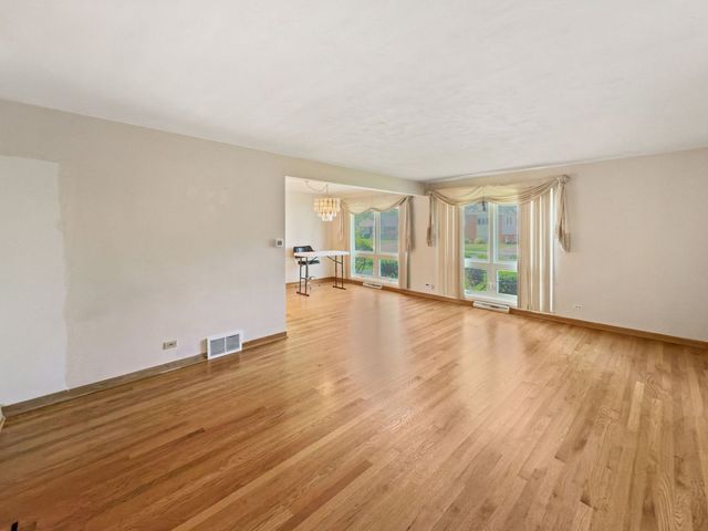 11115 Martindale Drive, Westchester, IL 60154