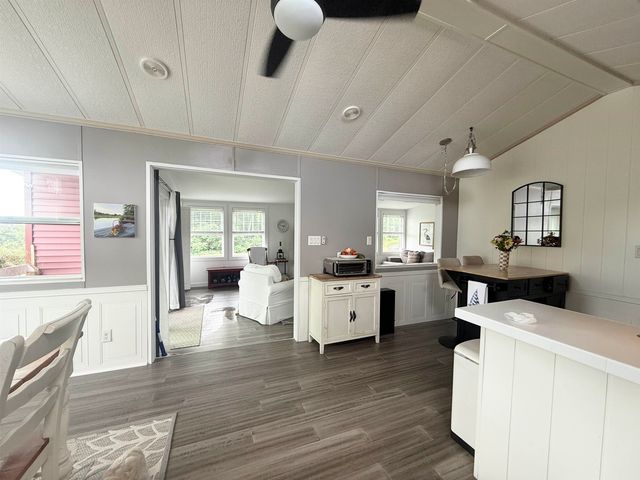 59 Island Circle, South Hero, VT 05486