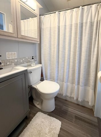 59 Island Circle, South Hero, VT 05486