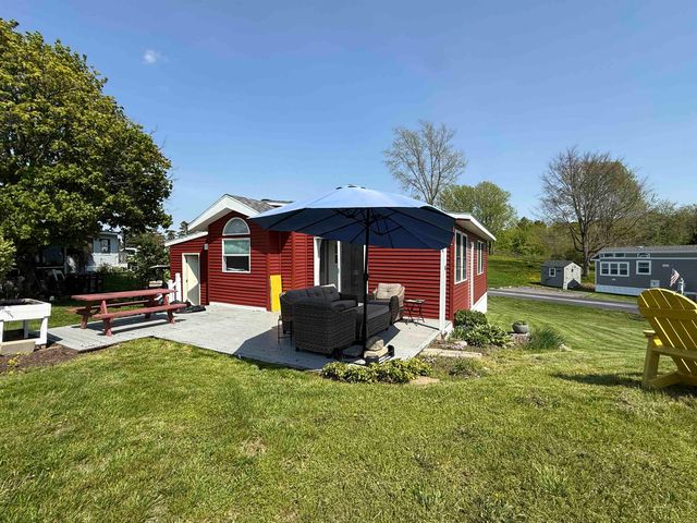59 Island Circle, South Hero, VT 05486