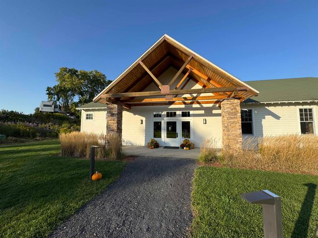59 Island Circle, South Hero, VT 05486