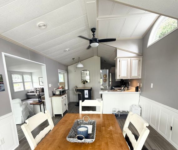 59 Island Circle, South Hero, VT 05486
