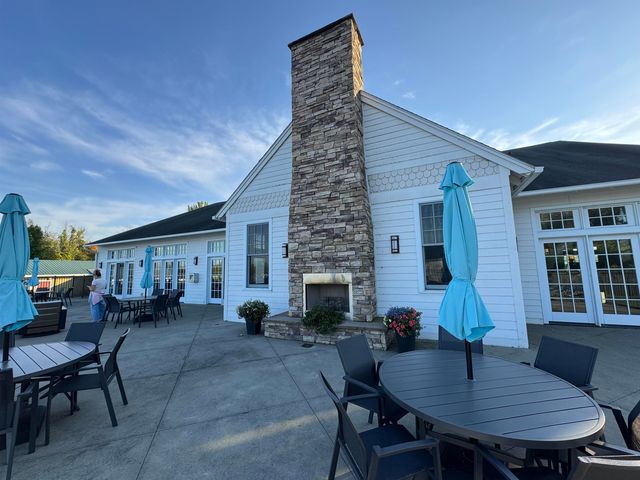 59 Island Circle, South Hero, VT 05486