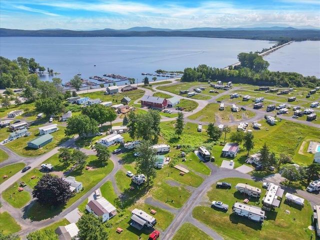 59 Island Circle, South Hero, VT 05486