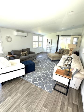 59 Island Circle, South Hero, VT 05486