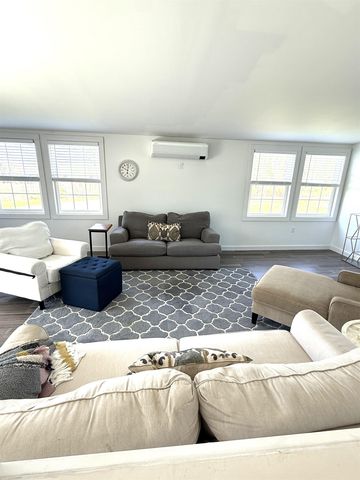 59 Island Circle, South Hero, VT 05486