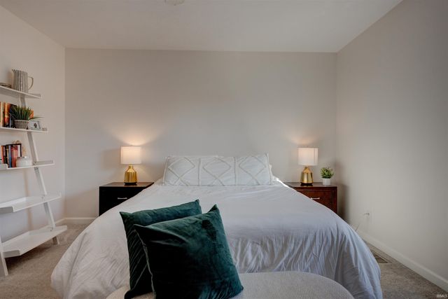 12515 Rolling Meadows Drive, Evansville, IN 47725