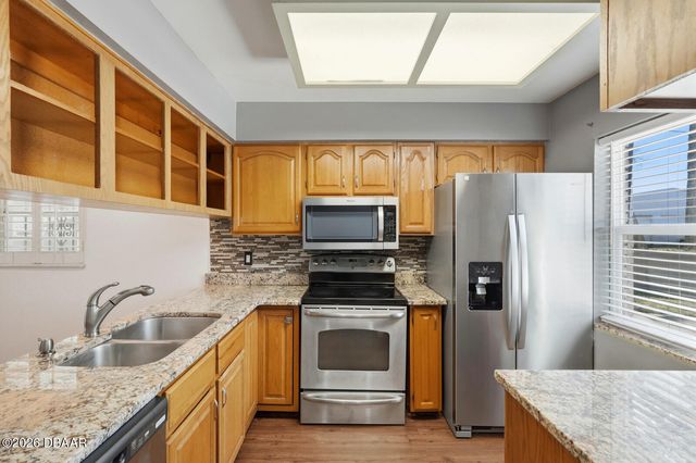 903 W Millard Court, Daytona Beach, FL 32117