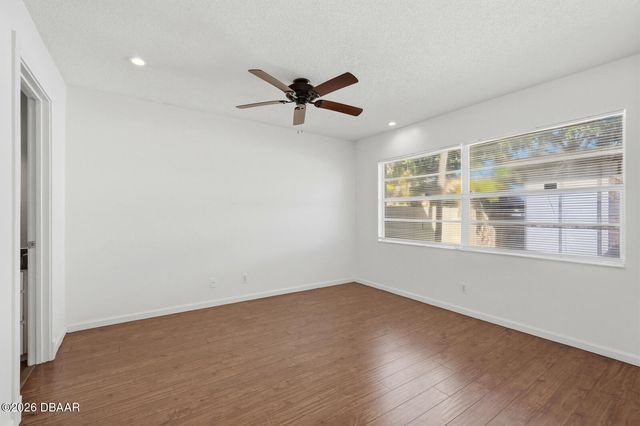 903 W Millard Court, Daytona Beach, FL 32117