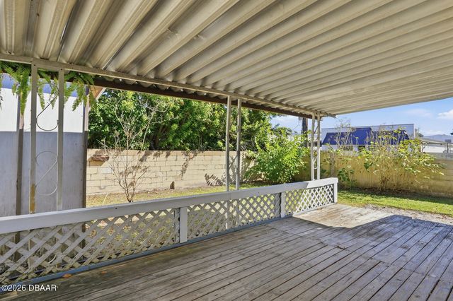 903 W Millard Court, Daytona Beach, FL 32117