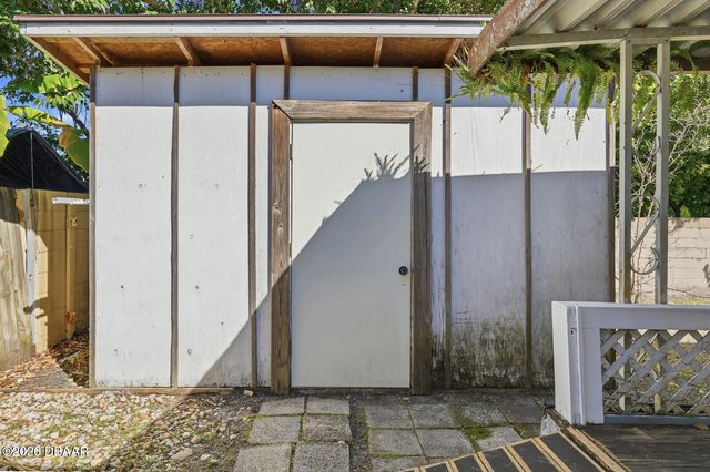 903 W Millard Court, Daytona Beach, FL 32117