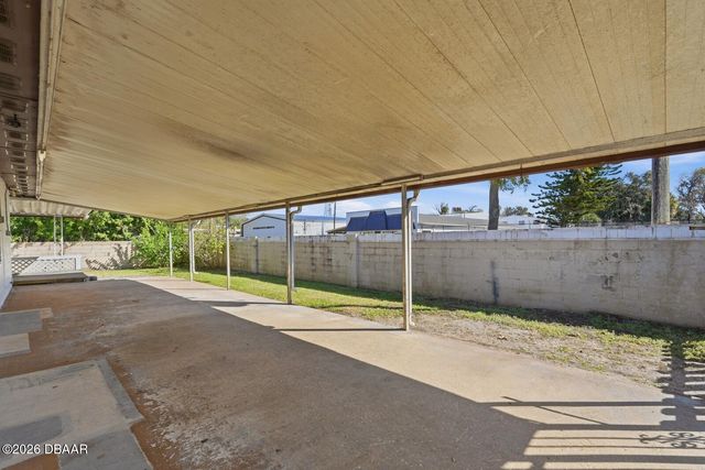 903 W Millard Court, Daytona Beach, FL 32117