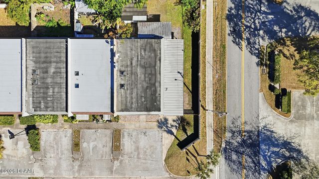 903 W Millard Court, Daytona Beach, FL 32117