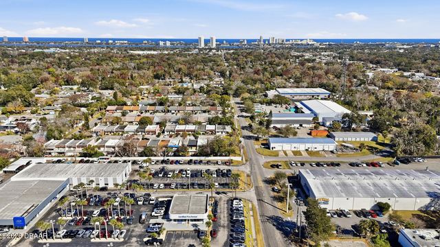 903 W Millard Court, Daytona Beach, FL 32117