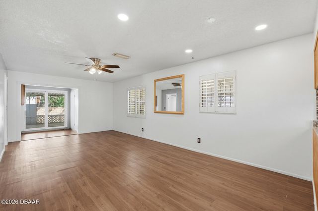 903 W Millard Court, Daytona Beach, FL 32117