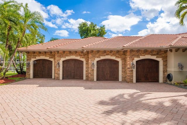 16740 Berkshire Ct, Southwest Ranches, FL 33331