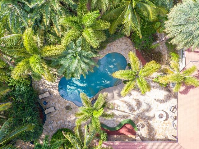 16740 Berkshire Ct, Southwest Ranches, FL 33331