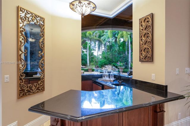 16740 Berkshire Ct, Southwest Ranches, FL 33331