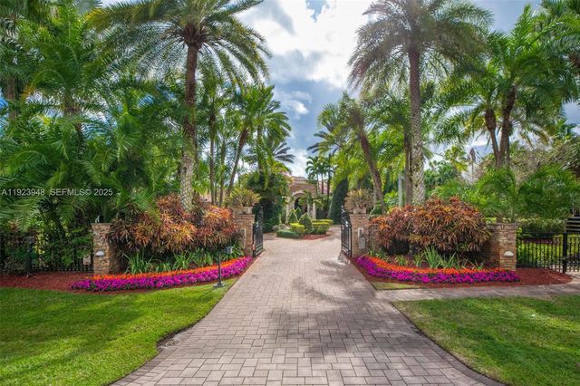 16740 Berkshire Ct, Southwest Ranches, FL 33331