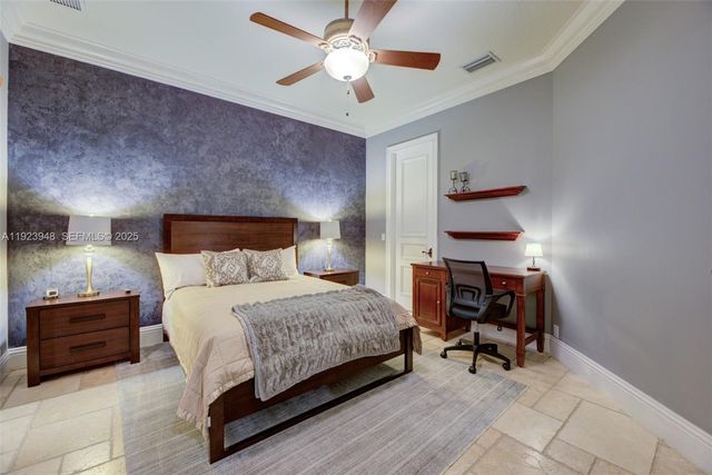 16740 Berkshire Ct, Southwest Ranches, FL 33331