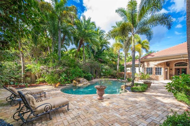 16740 Berkshire Ct, Southwest Ranches, FL 33331