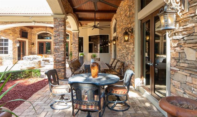 16740 Berkshire Ct, Southwest Ranches, FL 33331