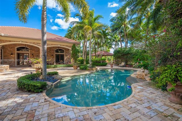 16740 Berkshire Ct, Southwest Ranches, FL 33331