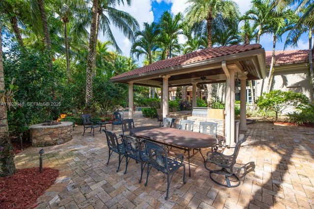 16740 Berkshire Ct, Southwest Ranches, FL 33331