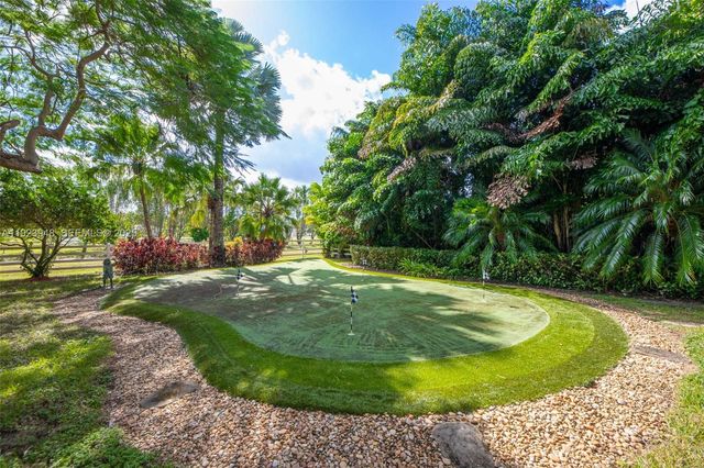 16740 Berkshire Ct, Southwest Ranches, FL 33331