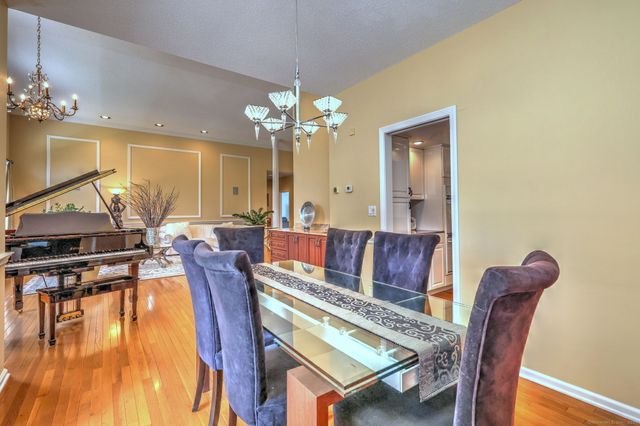 17 Bunker Hill Road, Woodbridge, CT 06525