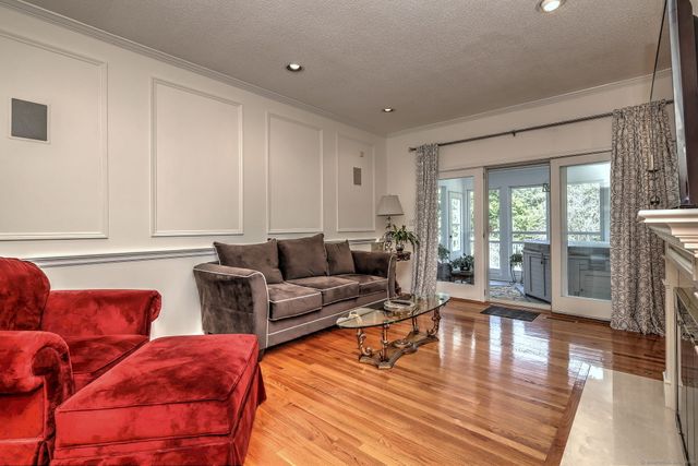 17 Bunker Hill Road, Woodbridge, CT 06525